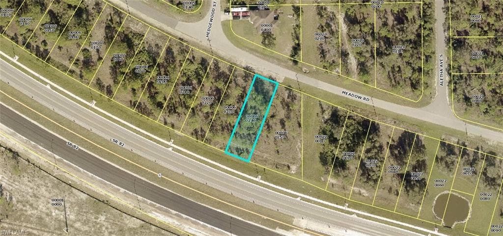 2546 Meadow RD LEHIGH ACRES, FL 33974