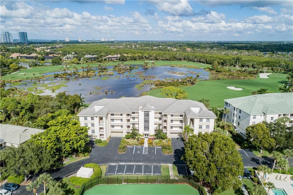 4130 Bayhead DR 302 BONITA SPRINGS, FL 34134
