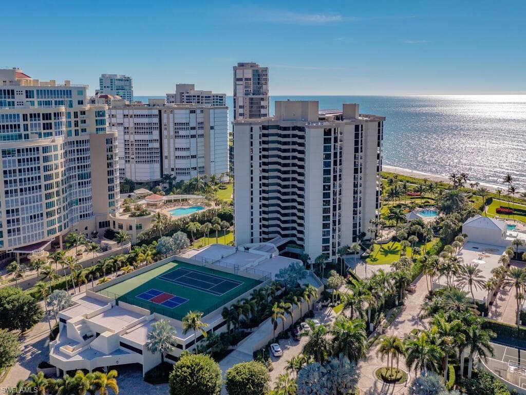 4551 Gulf Shore BLVD N 501 NAPLES, FL 34103