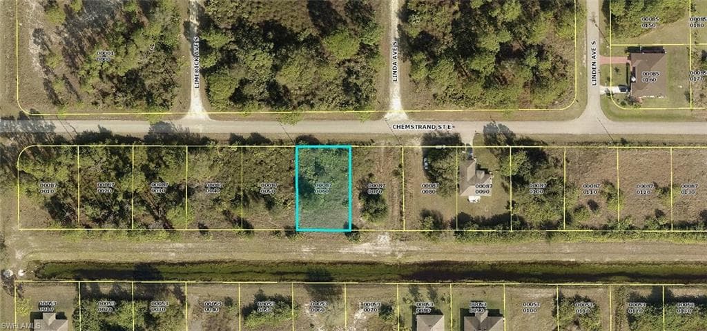 824 Chemstrand ST E LEHIGH ACRES, FL 33974