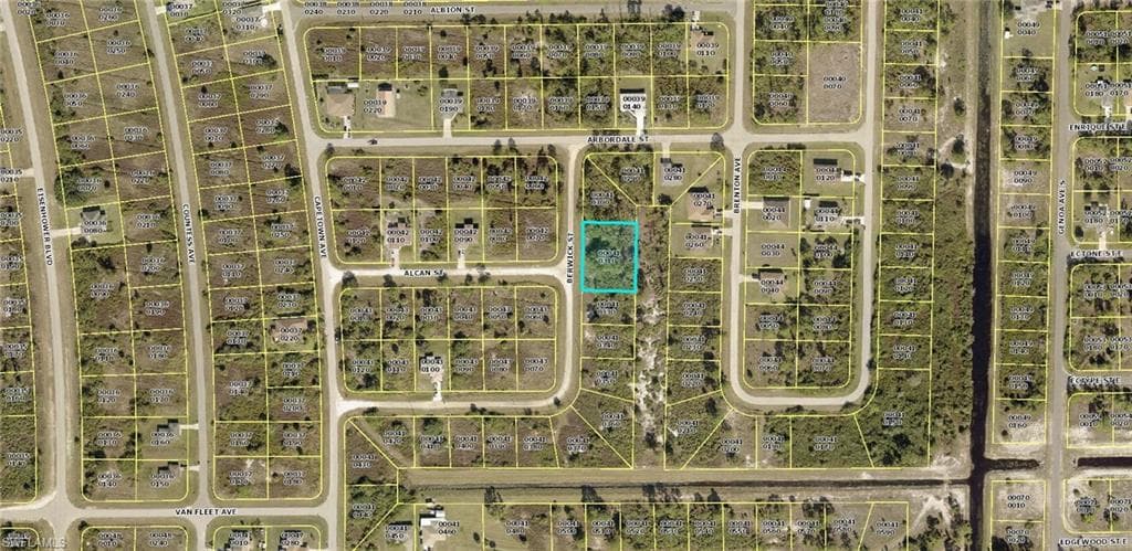 1040 Berwick ST LEHIGH ACRES, FL 33974
