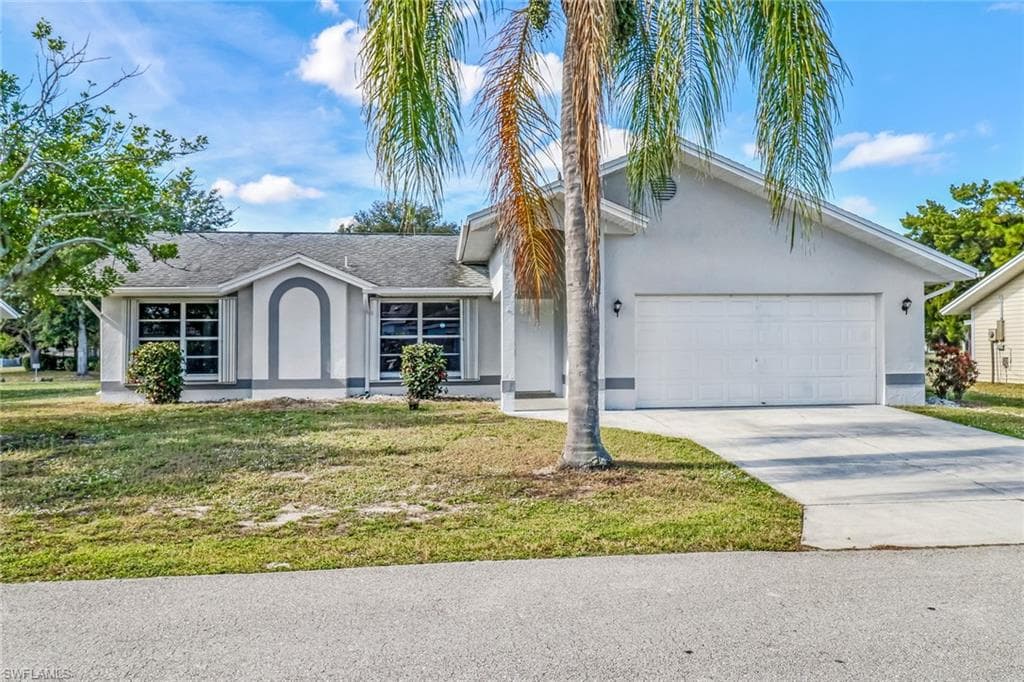 10724 Figtree CT LEHIGH ACRES, FL 33936