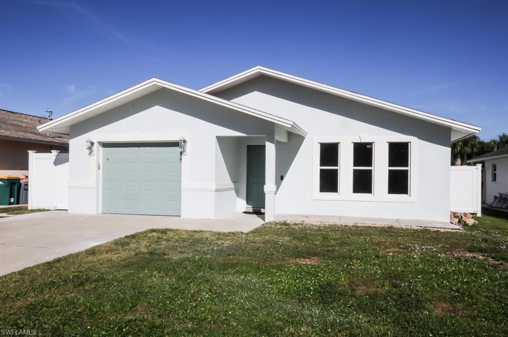 779 100th AVE N NAPLES, FL 34108