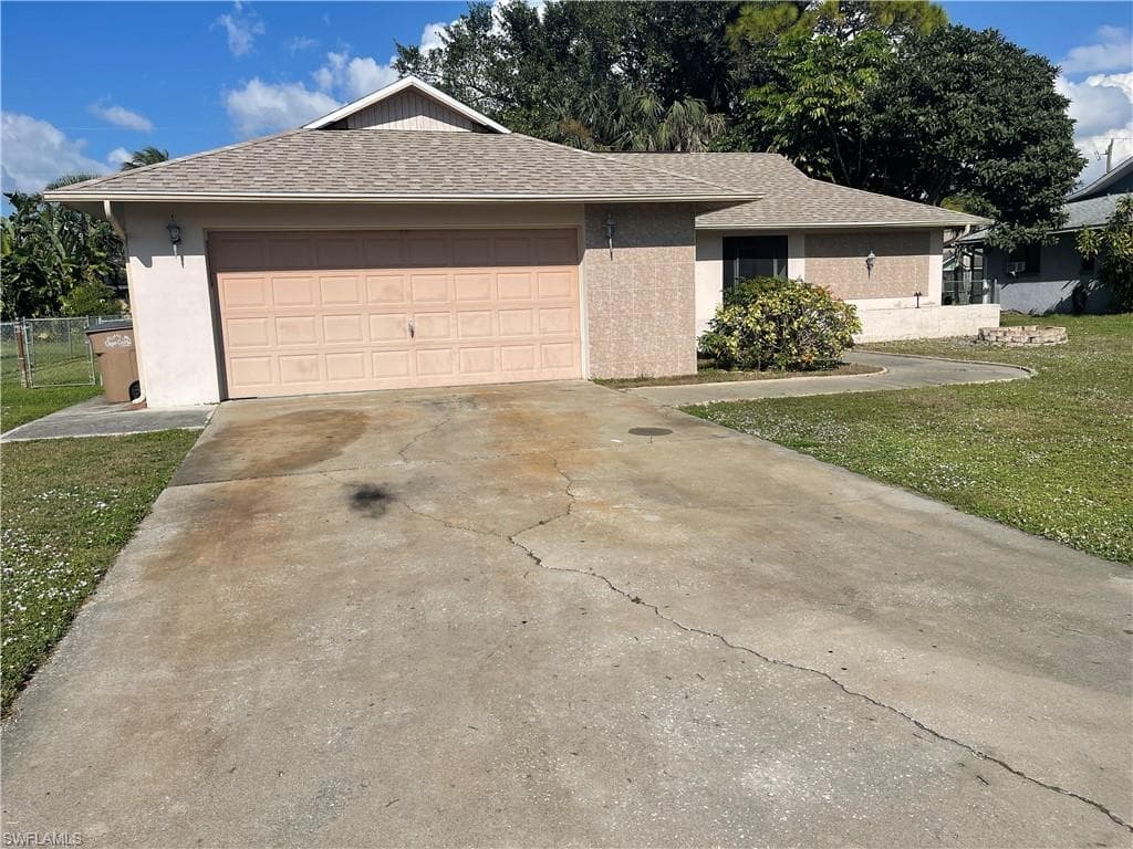 1805 SE 1st ST CAPE CORAL, FL 33990