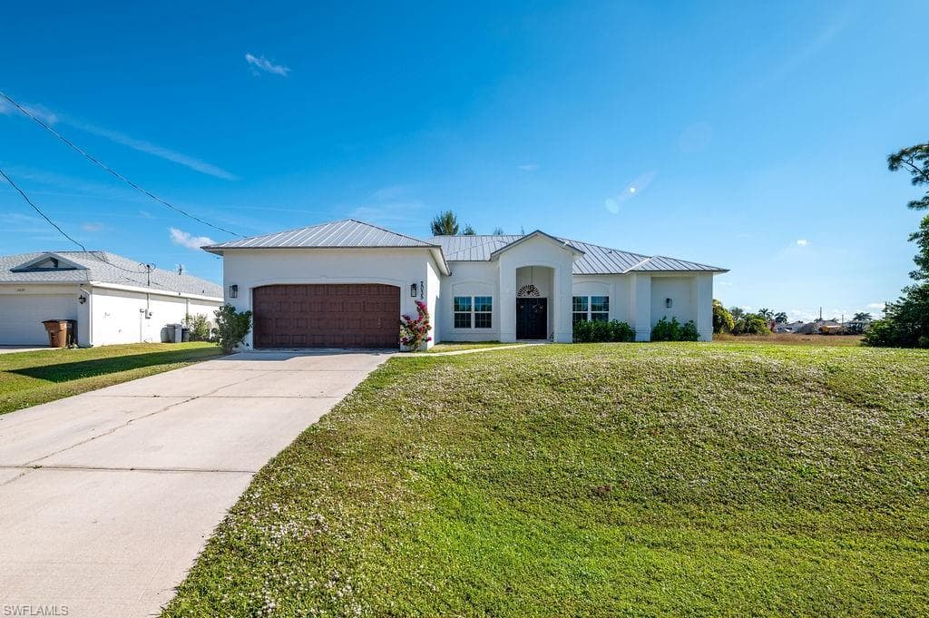 2035 26th PL CAPE CORAL, FL 33993