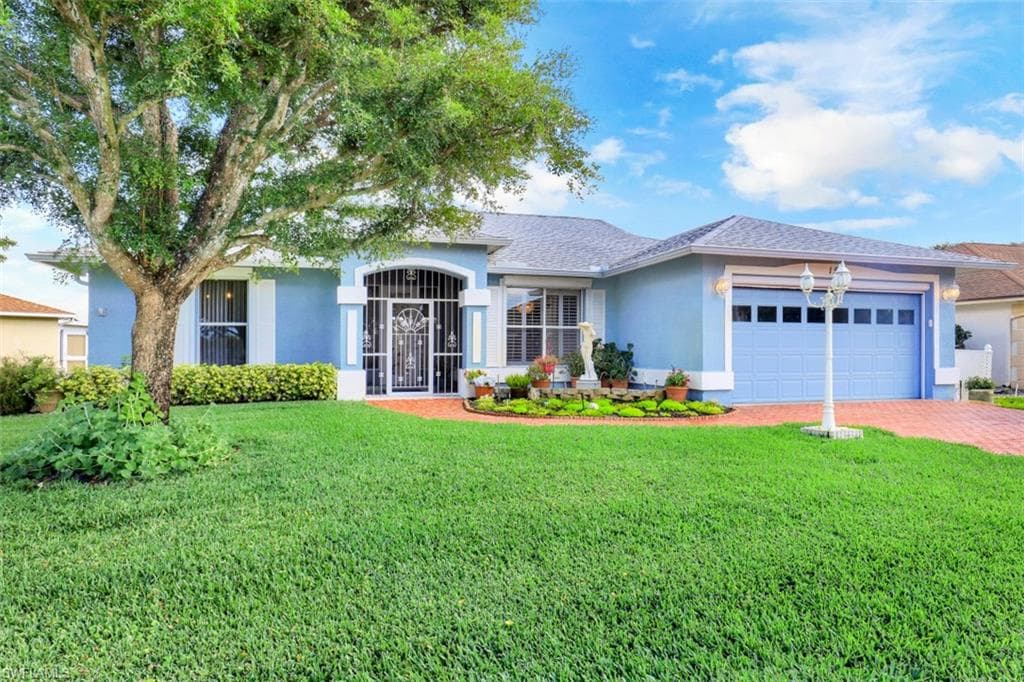 157 Versailles CIR NAPLES, FL 34112