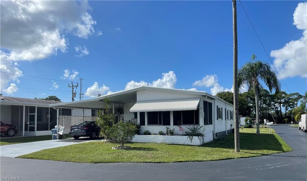 890 Homestead DR NORTH FORT MYERS, FL 33917