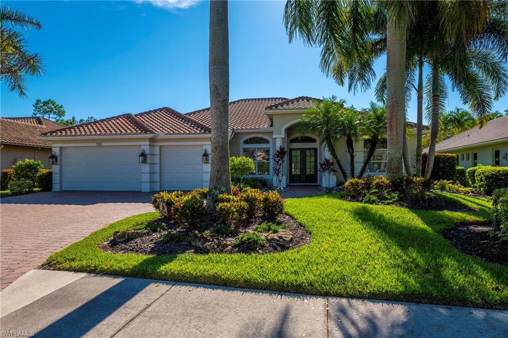 7512 Treeline DR NAPLES, FL 34119