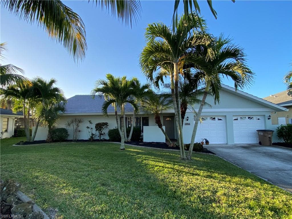 1934 Everest PKY CAPE CORAL, FL 33904