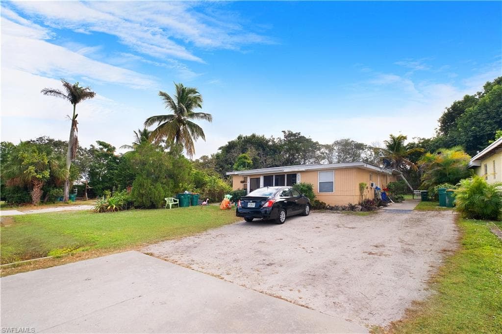 3132 Francis AVE NAPLES, FL 34112