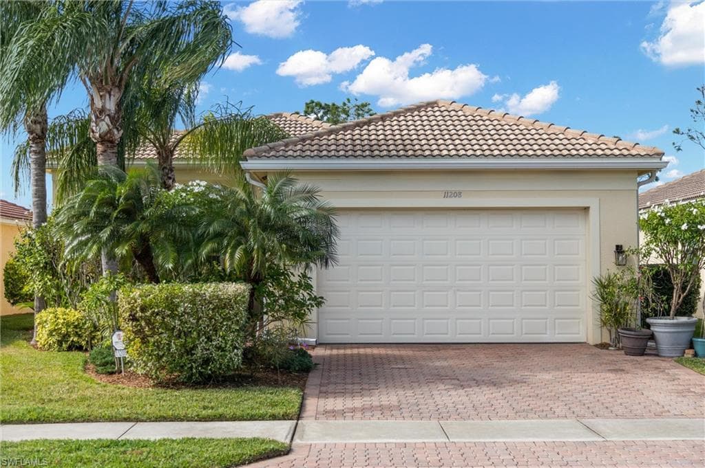 11208 Sparkleberry DR FORT MYERS, FL 33913