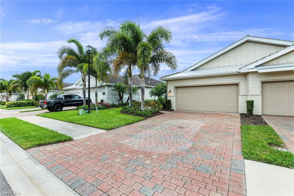 14931 Edgewater CIR NAPLES, FL 34114