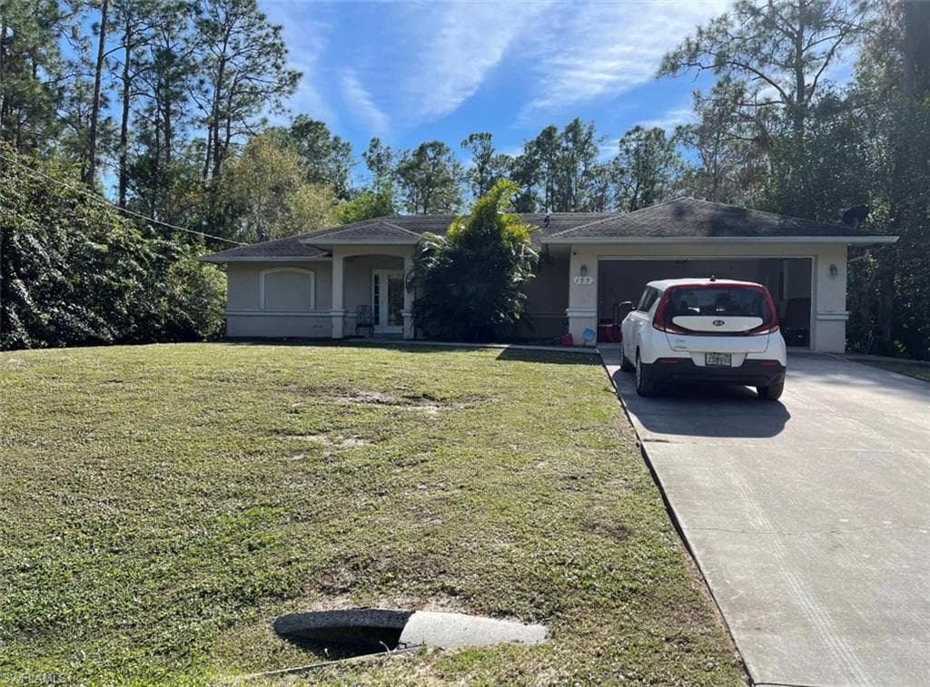 185 Victory CT LEHIGH ACRES, FL 33972