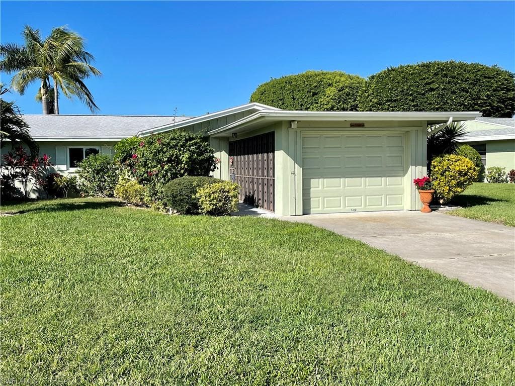5560 Boynton LN FORT MYERS, FL 33919