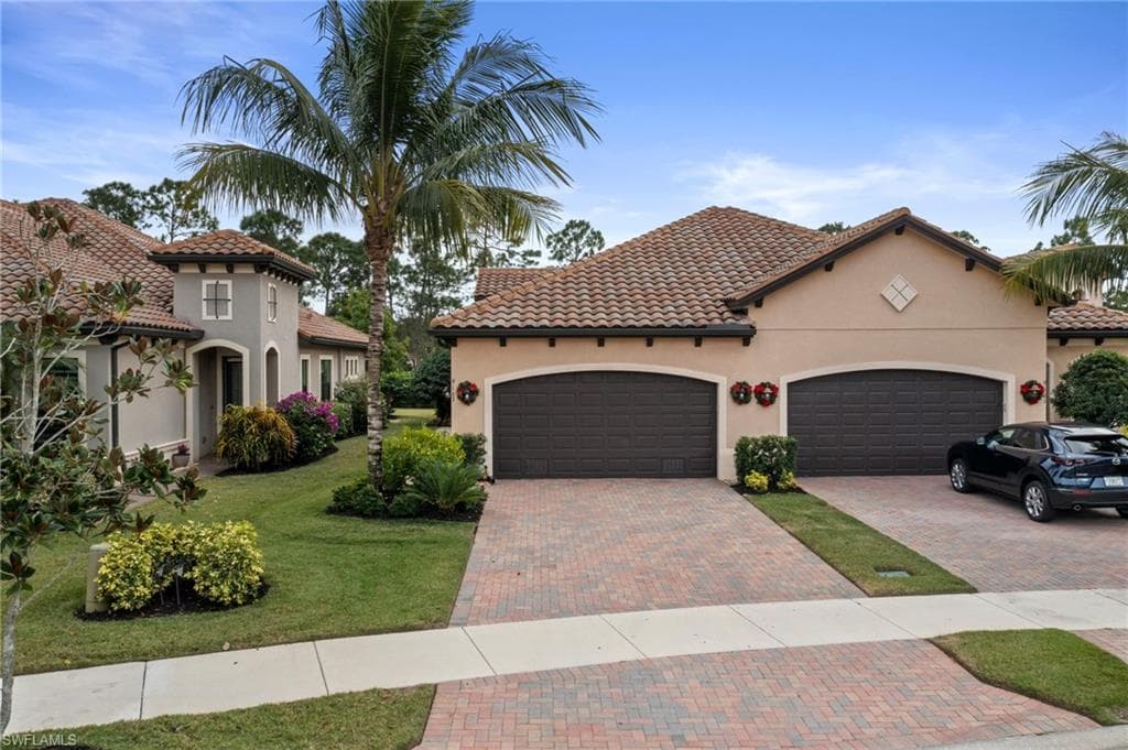 9163 Isla Bella CIR BONITA SPRINGS, FL 34135
