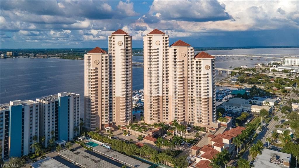 2104 1st ST 701 FORT MYERS, FL 33901