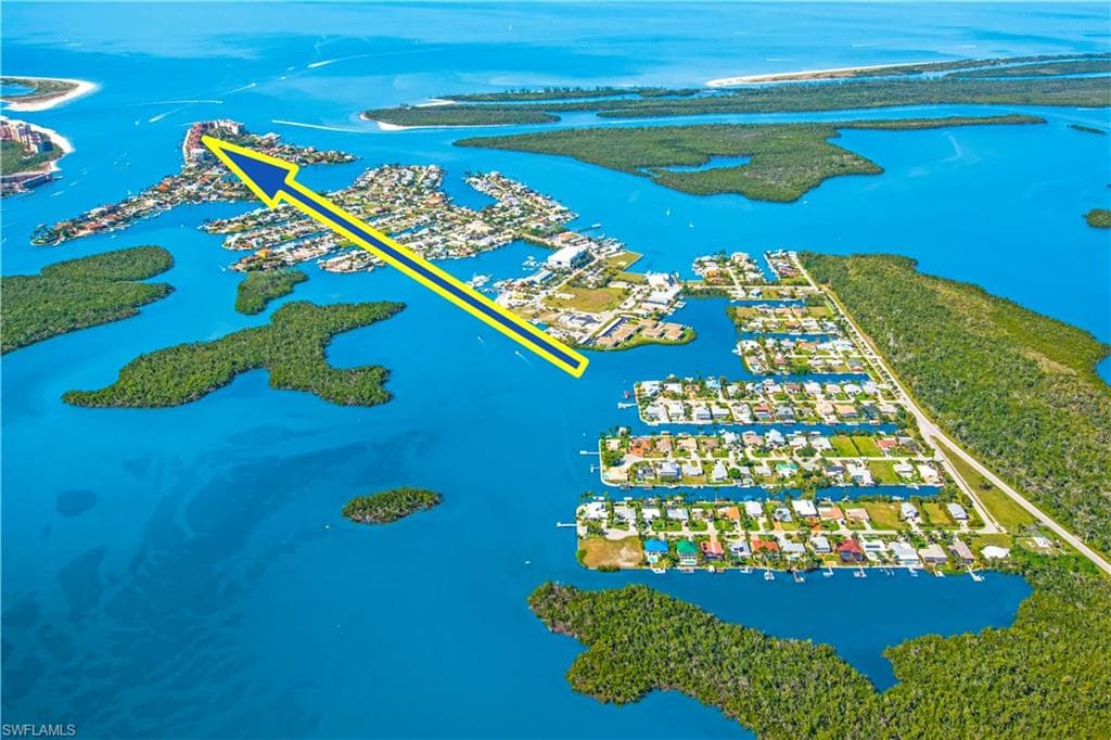 324 La Peninsula BLVD 324 NAPLES, FL 34113