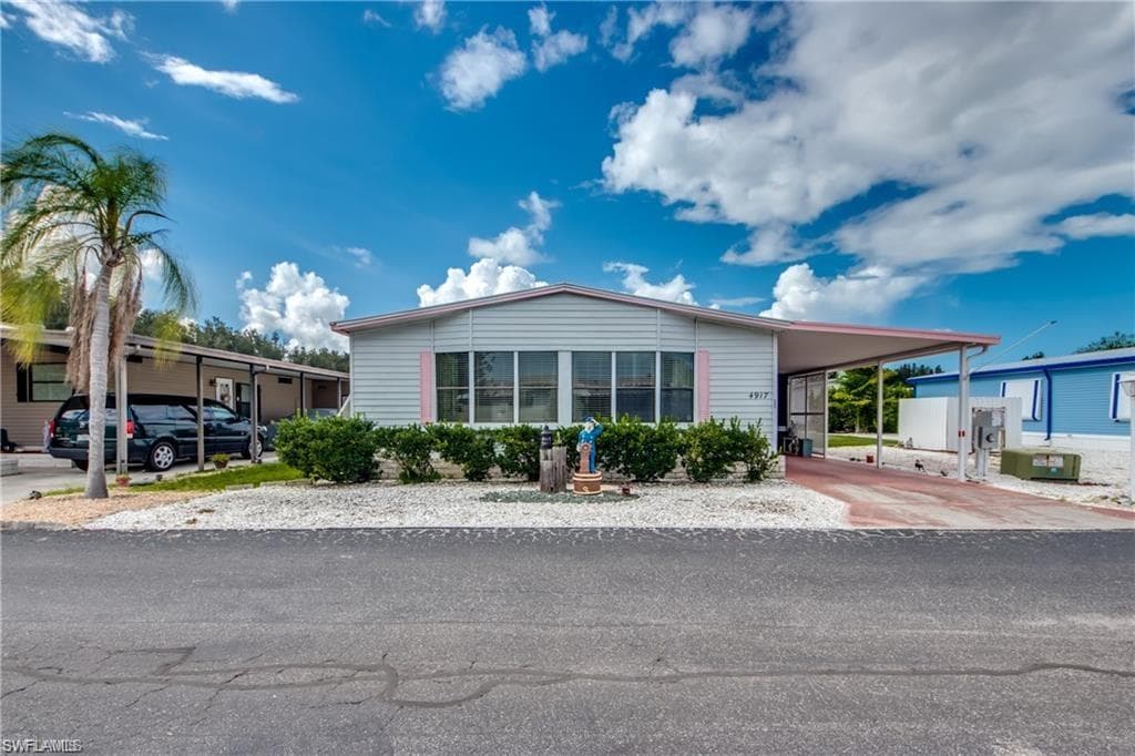 4917 Mouie LN ST. JAMES CITY, FL 33956