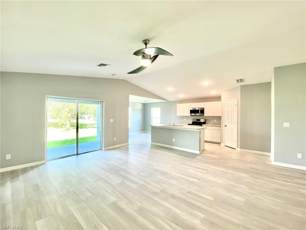 1427 NE 33rd TER CAPE CORAL, FL 33909