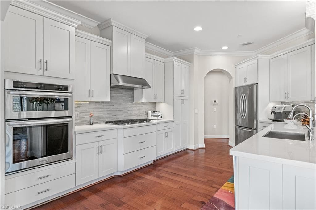 2757 Tiburon BLVD E 201 NAPLES, FL 34109