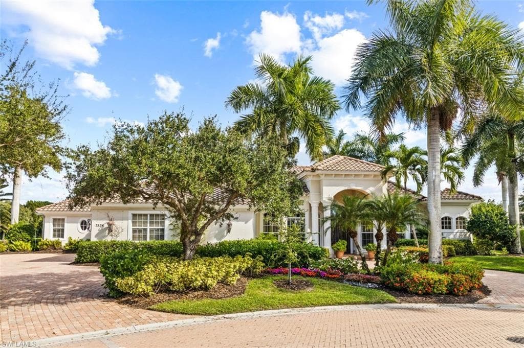 7534 Hogan CT NAPLES, FL 34113