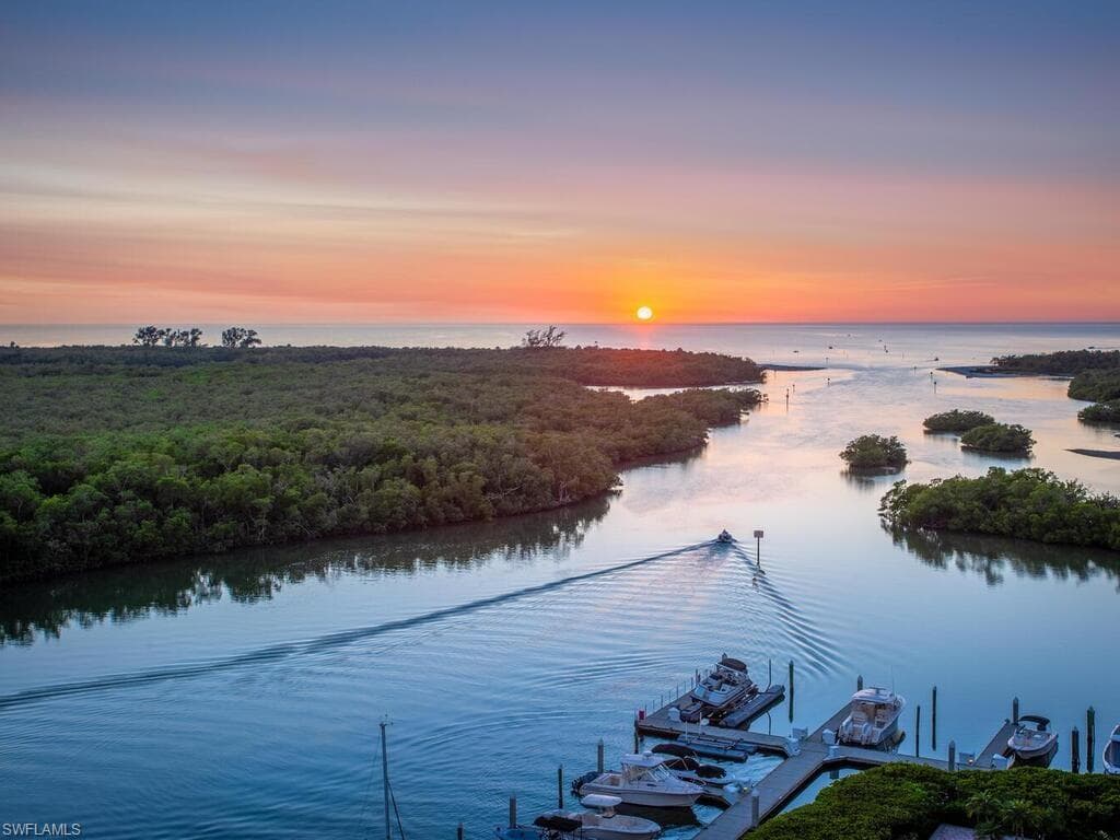 425 Dockside DR PH-1 NAPLES, FL 34110