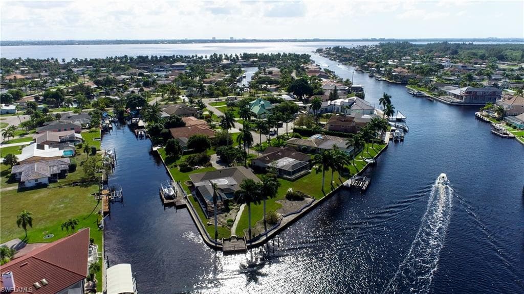5222 Sarasota CT CAPE CORAL, FL 33904