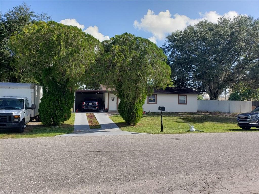 210 Jefferson DR LEHIGH ACRES, FL 33936