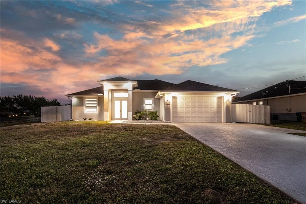 2121 Trafalgar PKY CAPE CORAL, FL 33991