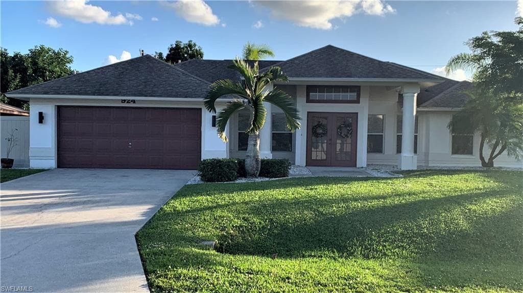 924 SE 19th LN CAPE CORAL, FL 33990