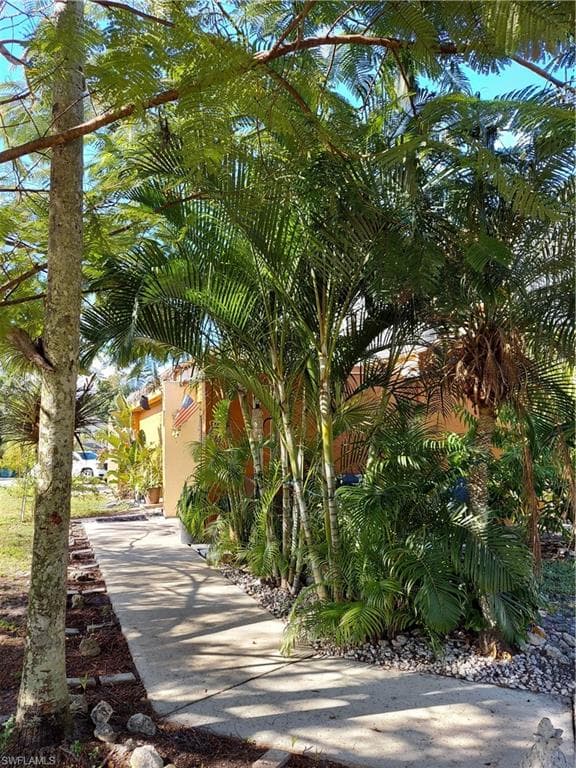 17371/373 E Carnegie CIR FORT MYERS, FL 33967