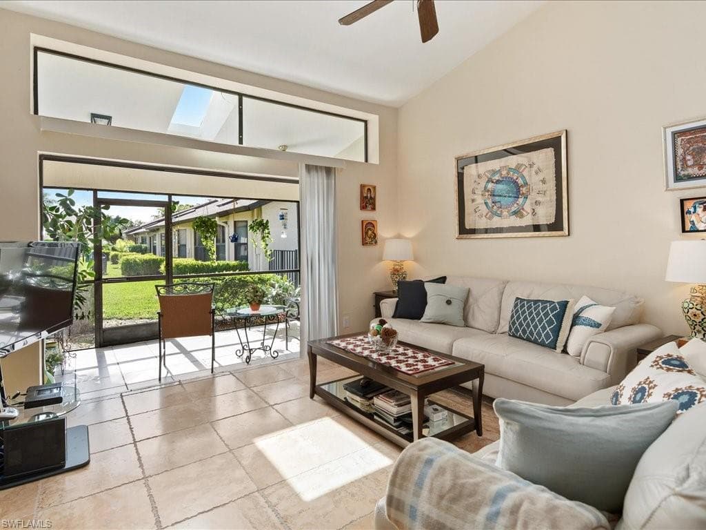 10850 Regent CIR 103 NAPLES, FL 34109
