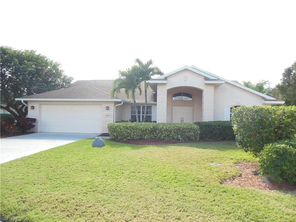 9231 Bramble CT FORT MYERS, FL 33919