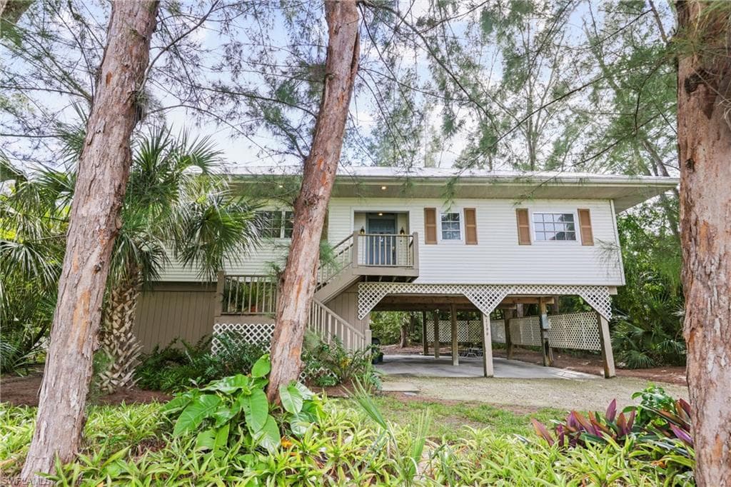 1196 Sand Castle RD SANIBEL, FL 33957