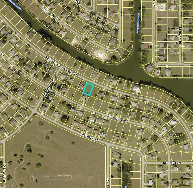 2046 NE 20th LN CAPE CORAL, FL 33909