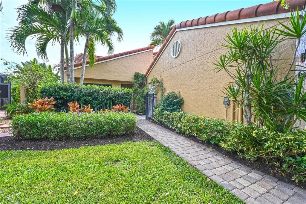 841 Reef Point CIR 40 NAPLES, FL 34108