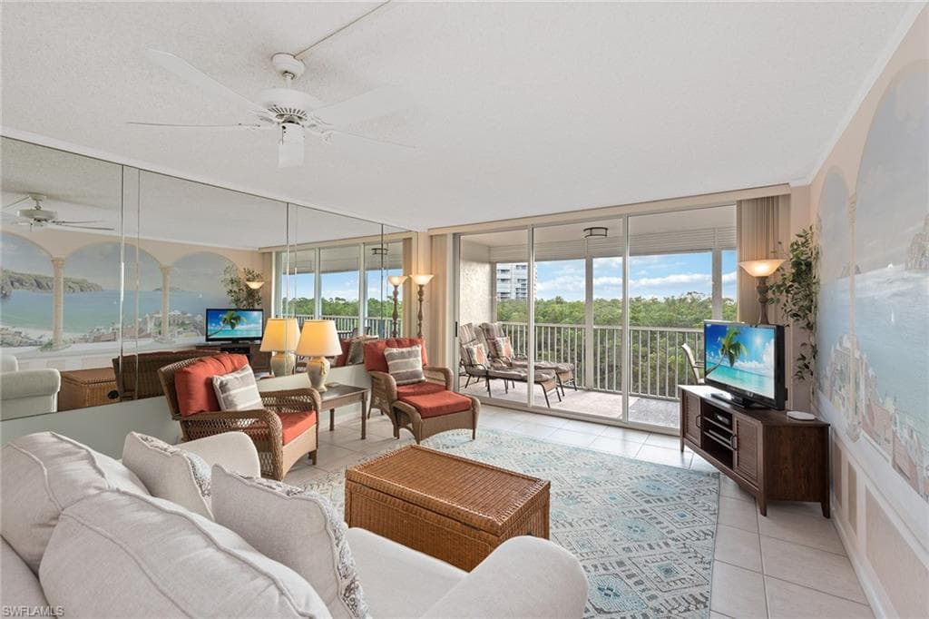 5 Bluebill AVE 403 NAPLES, FL 34108
