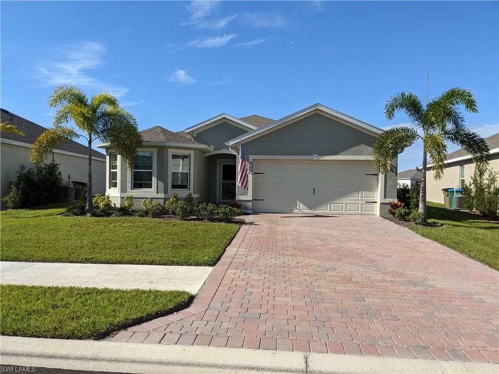 3198 Estancia LN CAPE CORAL, FL 33909