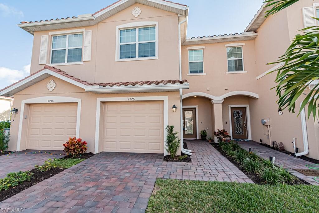 2726 Citrus ST NAPLES, FL 34120