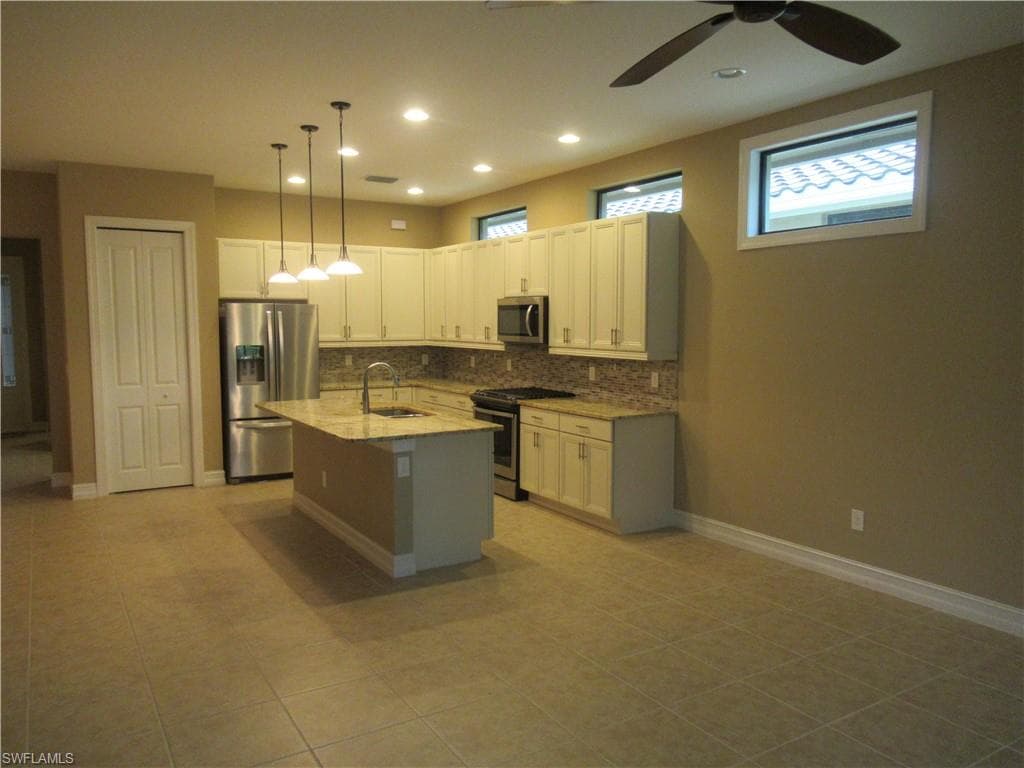 8181 Venetian Pointe DR FORT MYERS, FL 33908