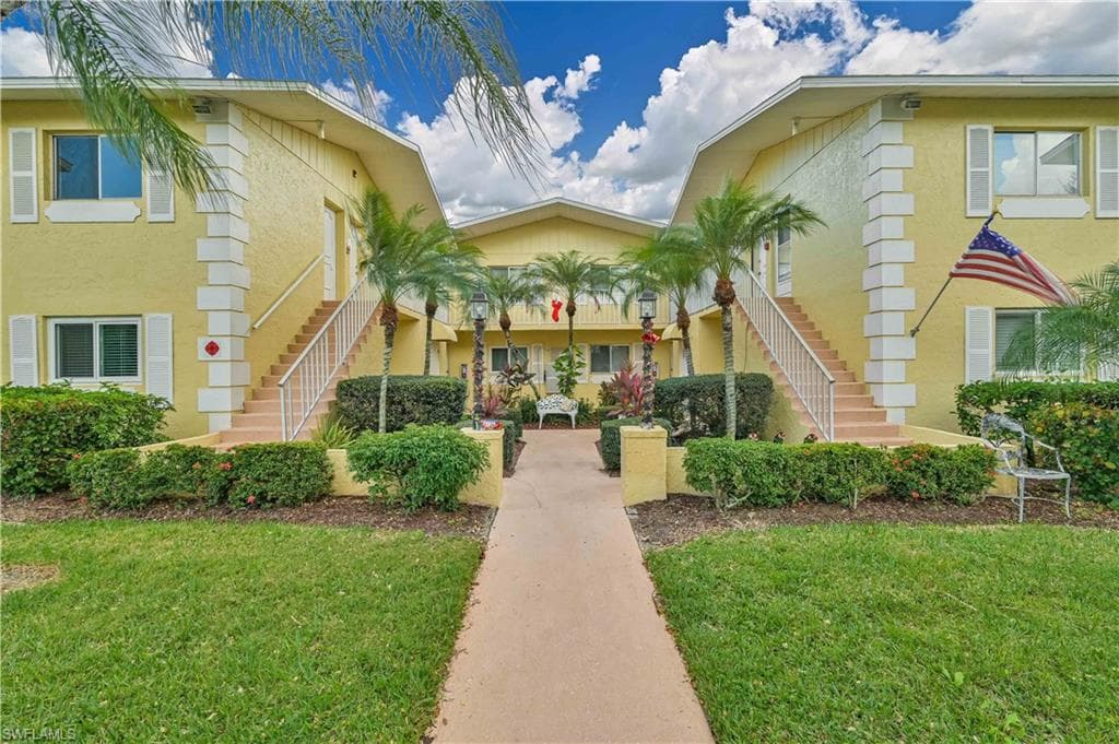 8109 Country RD 101 FORT MYERS, FL 33919
