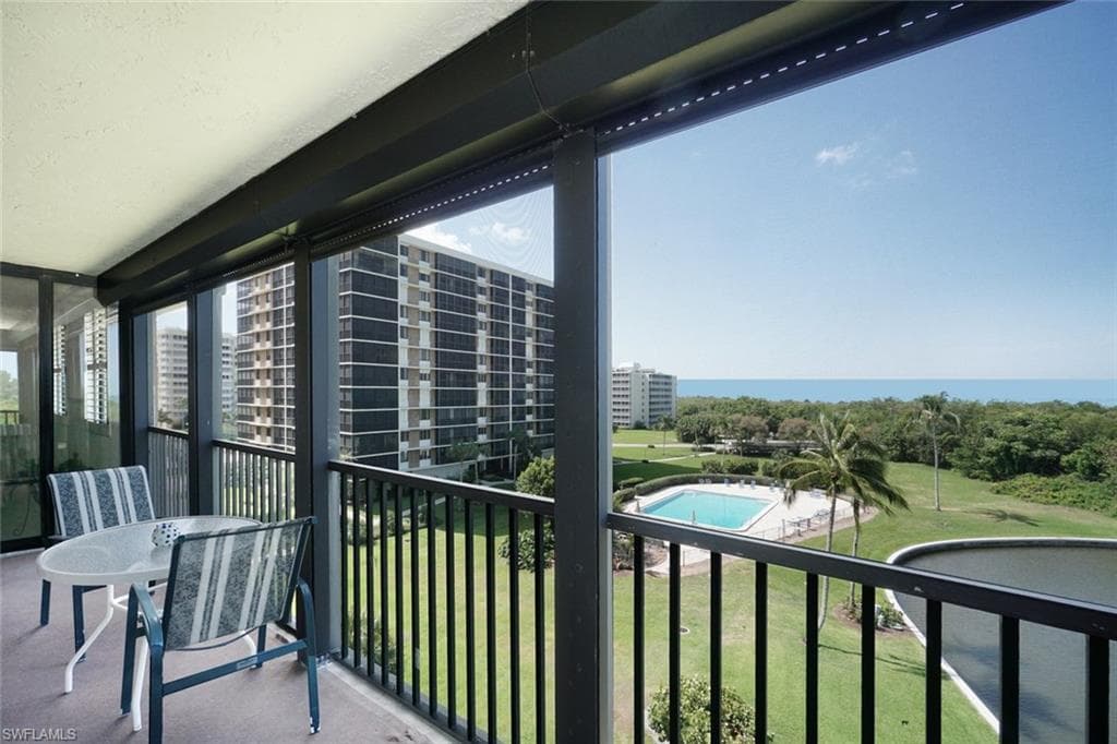 15 Bluebill AVE 402 NAPLES, FL 34108