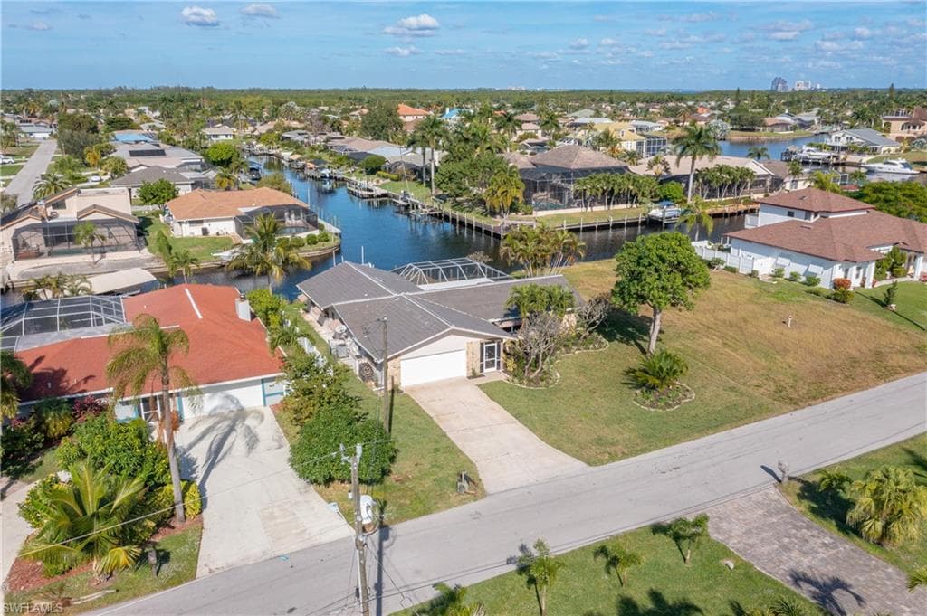 2041 SE 27th TER CAPE CORAL, FL 33904