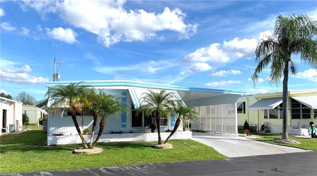 603 Friendly PL NORTH FORT MYERS, FL 33917