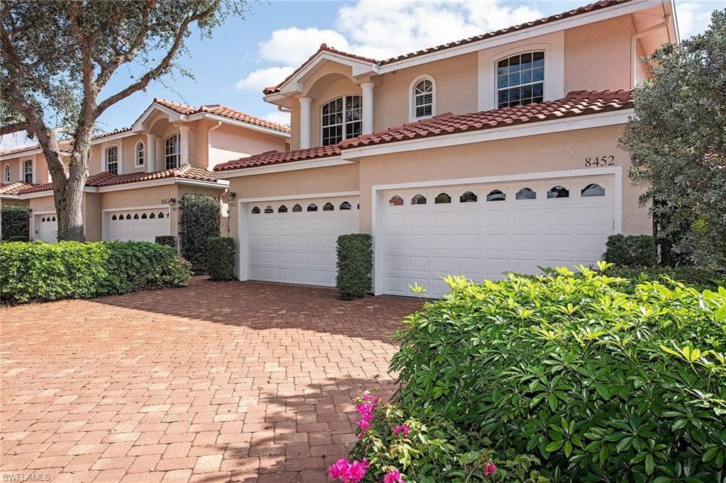 8452 Abbington CIR 1622 NAPLES, FL 34108