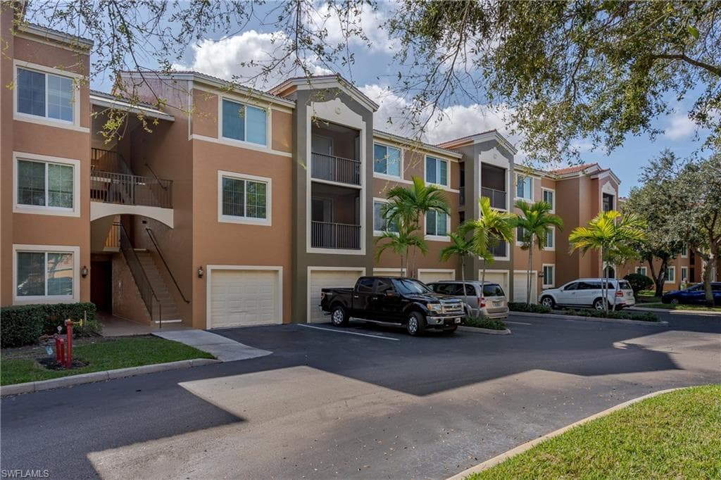 1205 Reserve WAY 203 NAPLES, FL 34105