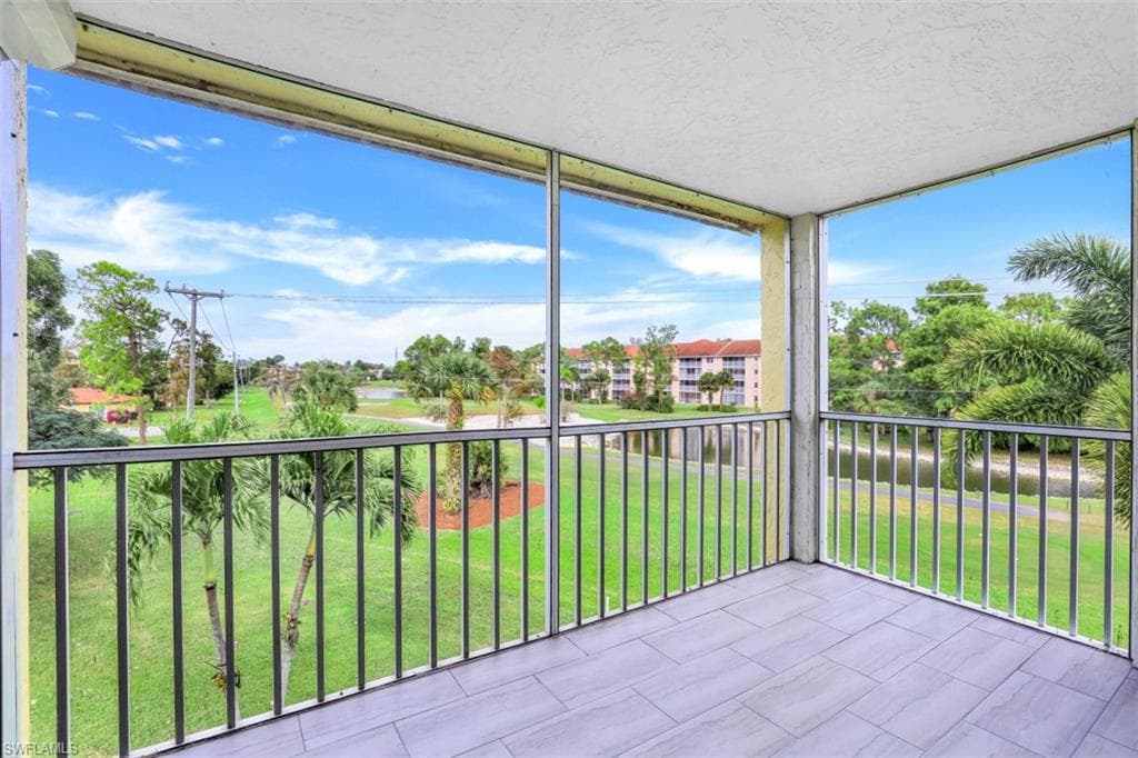 1057 Forest Lakes DR 1304 NAPLES, FL 34105