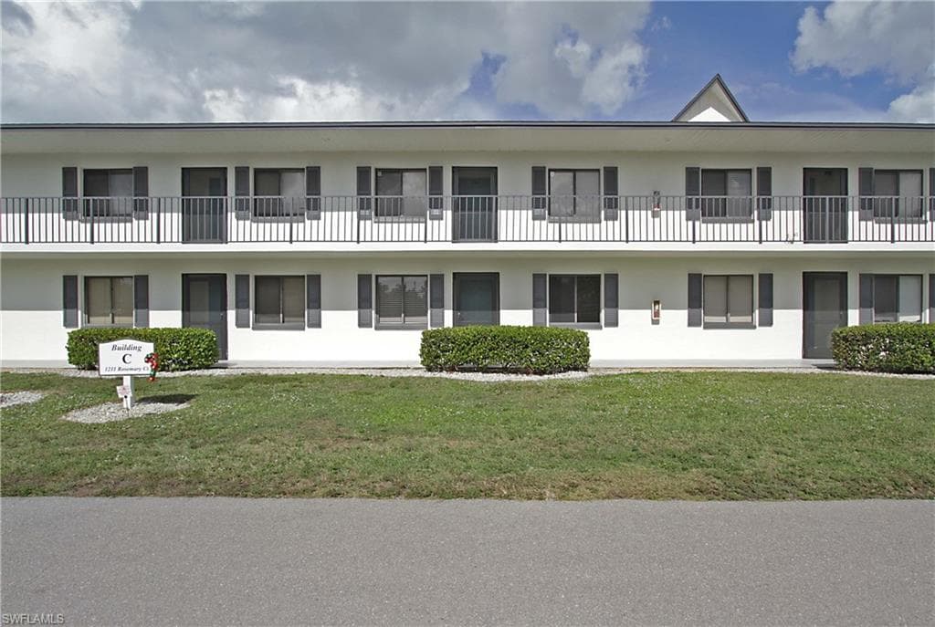 1211 Rosemary CT C104 NAPLES, FL 34103