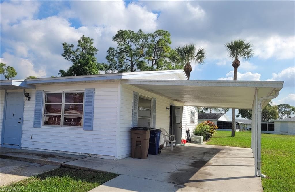 1 Desert Candle CIR LEHIGH ACRES, FL 33936