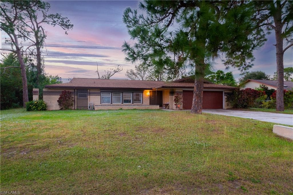 301 Edward AVE LEHIGH ACRES, FL 33936